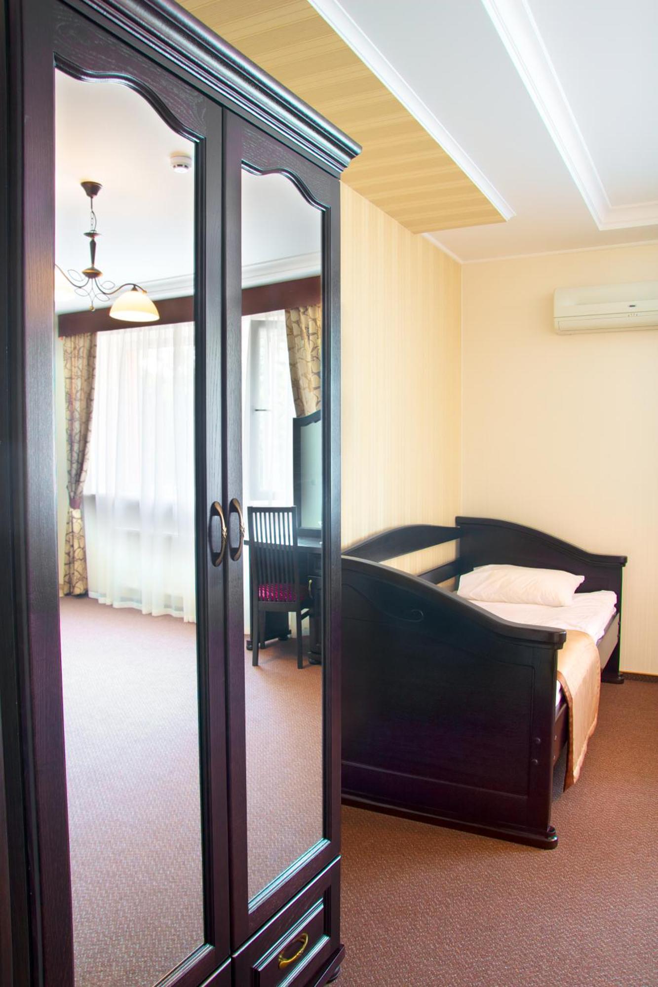 Sherwood Hotel Dolgomostiska Room photo