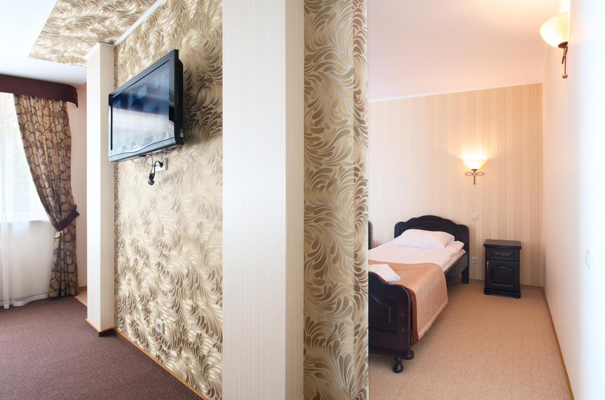 Sherwood Hotel Dolgomostiska Room photo